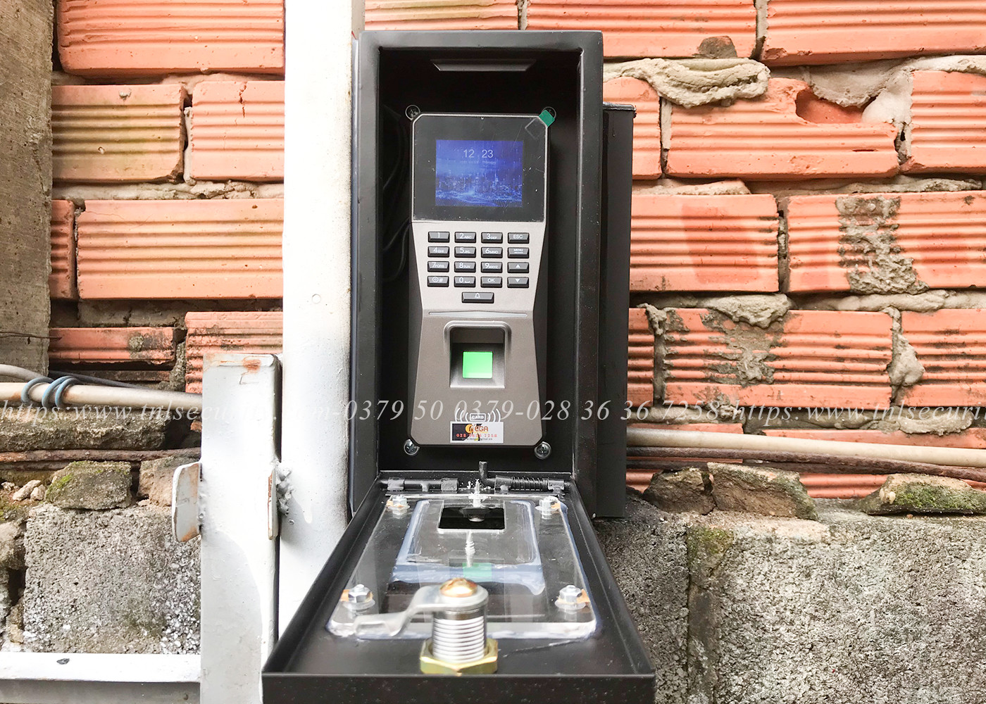 Lap-dat-cong-trinh-khoa-thong-minh-cho-nha-tro-tai-quan-9